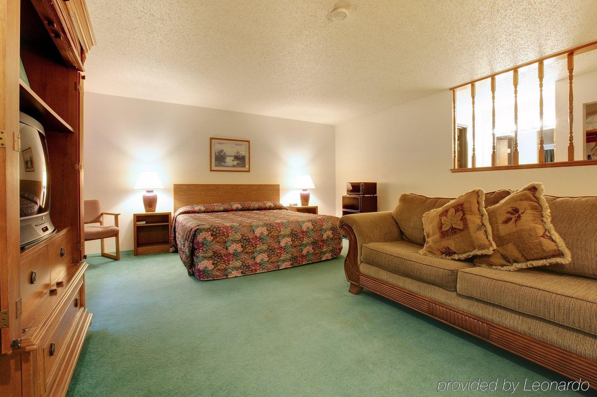 Americas Best Value Inn & Suites Cassville Roaring River Rum bild