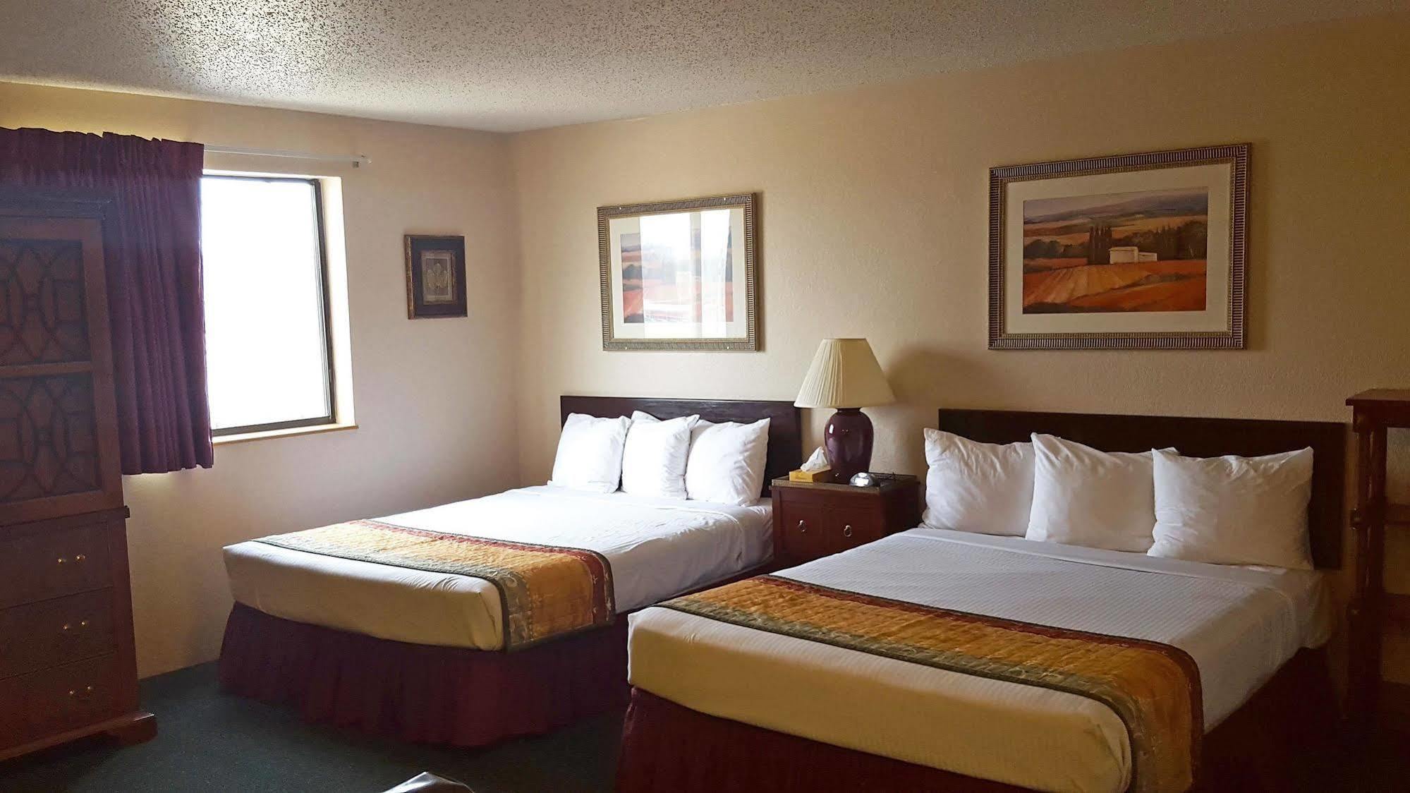 Americas Best Value Inn & Suites Cassville Roaring River Exteriör bild