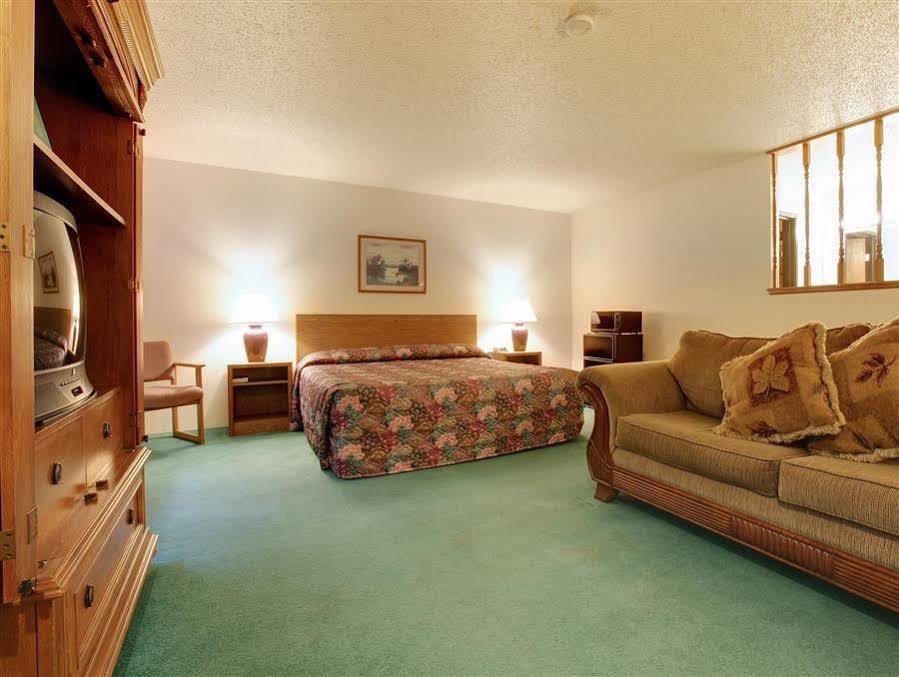 Americas Best Value Inn & Suites Cassville Roaring River Exteriör bild