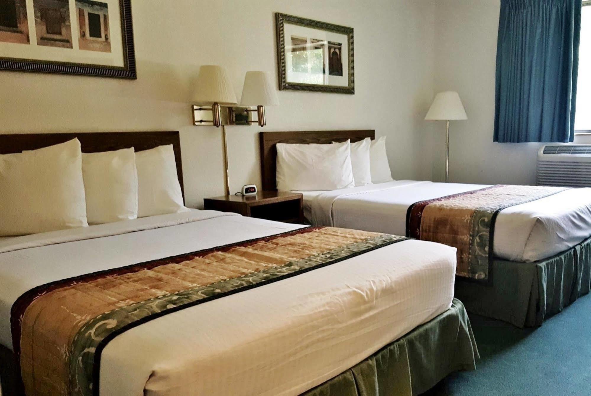 Americas Best Value Inn & Suites Cassville Roaring River Exteriör bild